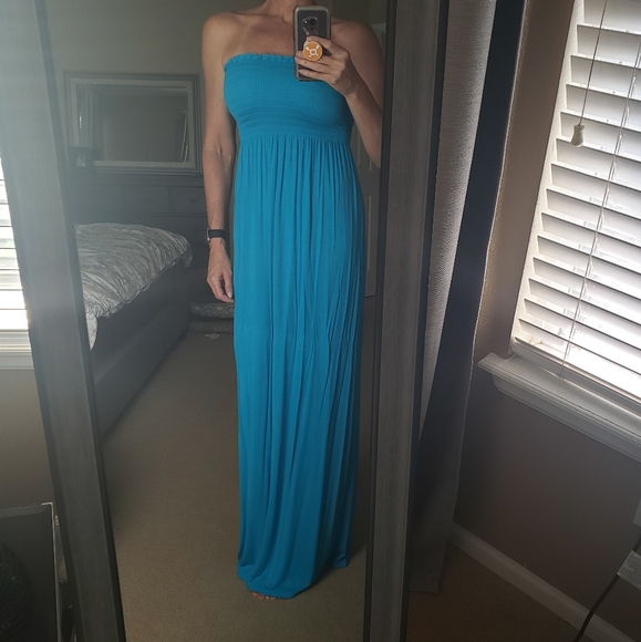 Boohoo Dresses & Skirts - Smocked maxi dress Turquiose